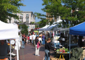 Mount_pleasant_farmers_market_(cropped)